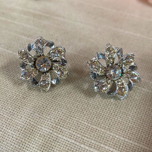Vintage Faux Diamond and Silver Clip On Earrings - Picture 8 of 8